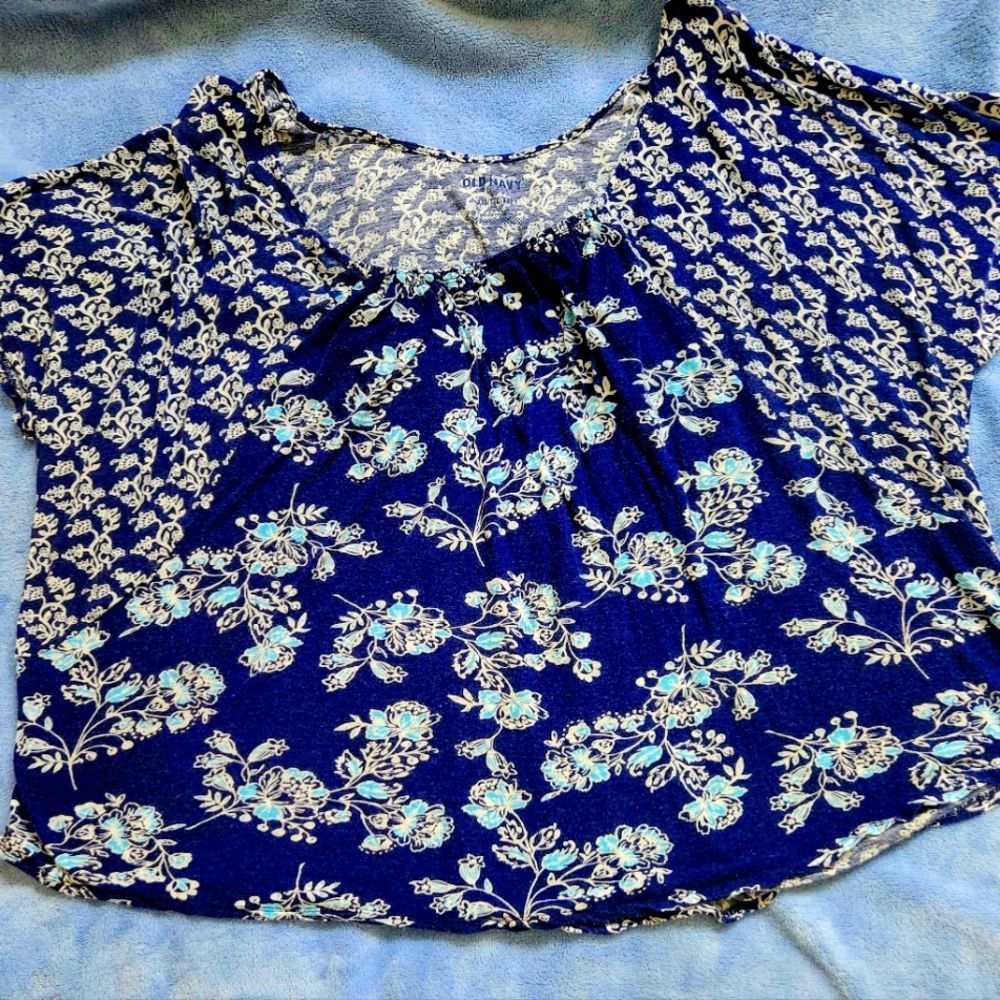 Cute Old Navy Shirt XXL